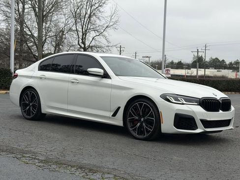 Used 2023 BMW 540i w/ M Sport Package image 2