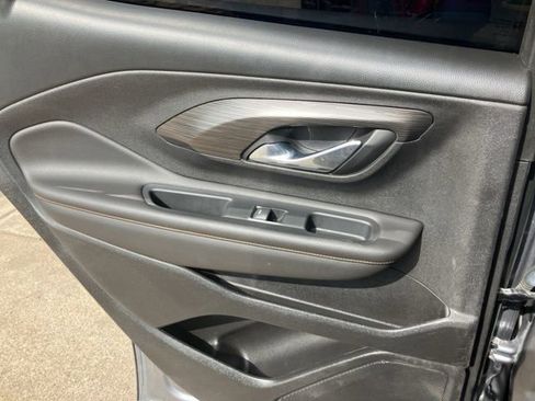 Used 2021 GMC Terrain SLT w/ Elevation Edition image 34