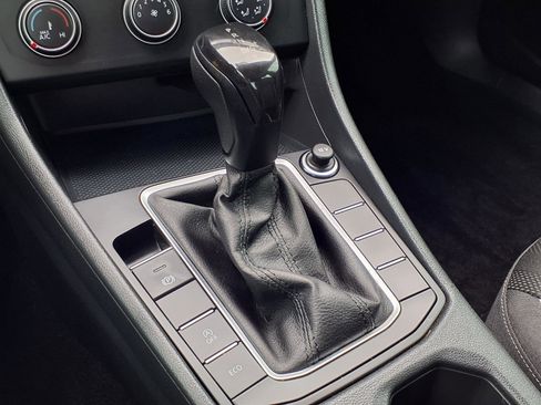 Used 2023 Volkswagen Jetta Sport image 11