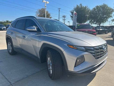 Used 2023 Hyundai Tucson SEL FWD image 3
