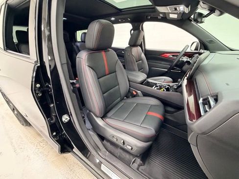 Certified 2024 Chevrolet Traverse RS image 32