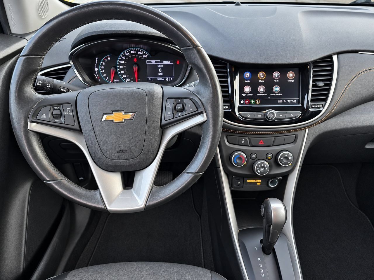 Certified 2020 Chevrolet Trax LT w/ LT Convenience Package AWD/4WD image 35