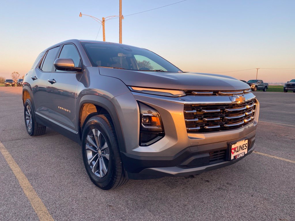 Used 2025 Chevrolet Equinox LT FWD image 4