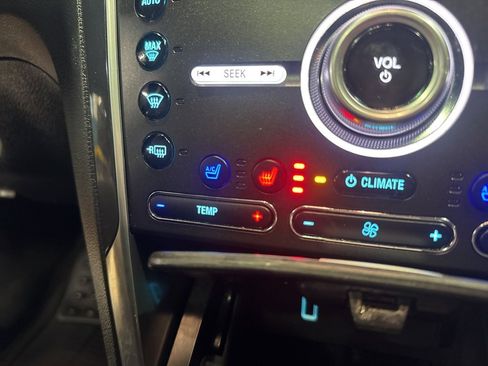 Used 2018 Ford Explorer Limited w/ Equipment Group 301A image 31