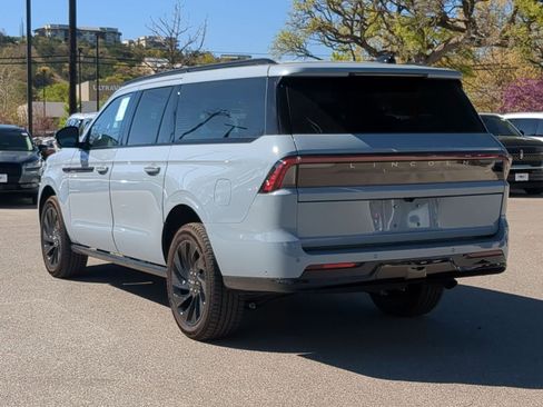 New 2025 Lincoln Navigator L Reserve w/ Jet Appearance Package image 5
