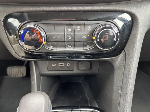 Used 2023 Buick Encore GX Preferred w/ Cold Weather Comfort Package image 21