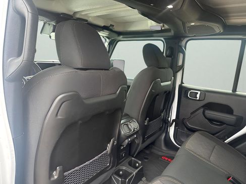 Certified 2024 Jeep Gladiator Mojave image 17