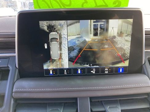 Used 2022 GMC Yukon XL SLT w/ SLT Premium Package image 26