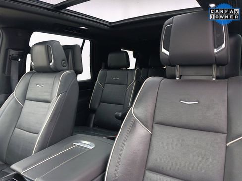 Used 2023 Cadillac Escalade Sport image 9