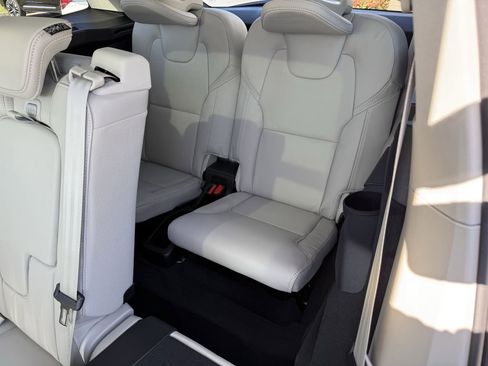 New 2026 Volvo XC90 B6 Ultra image 12