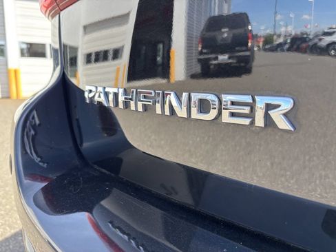 Used 2019 Nissan Pathfinder S AWD/4WD image 11