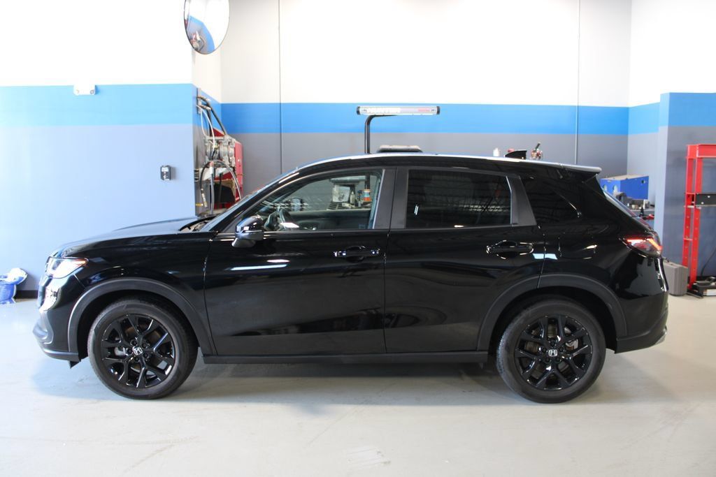 Used 2024 Honda HR-V Sport image 10