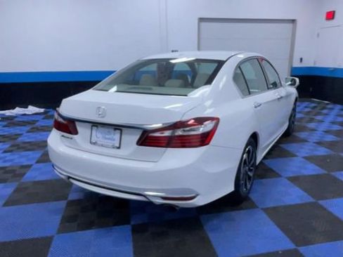 Used 2017 Honda Accord EX-L image 8