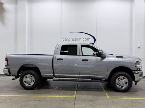 Used 2024 RAM 2500 Tradesman w/ Chrome Appearance Group AWD/4WD image 8