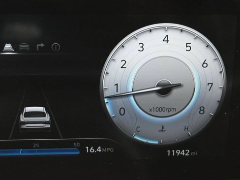 Certified 2024 Hyundai Elantra SEL FWD image 16