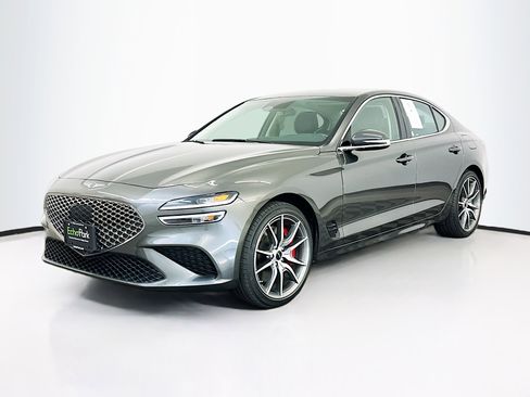 Used 2025 Genesis G70 2.5T image 3