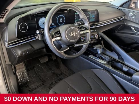 Used 2025 Hyundai Elantra SEL FWD image 14