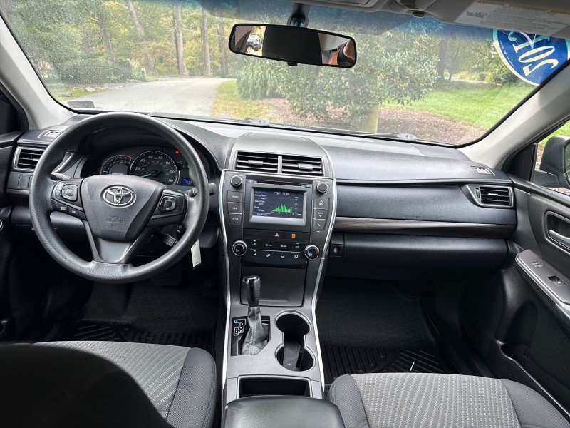 Used 2015 Toyota Camry LE FWD image 20
