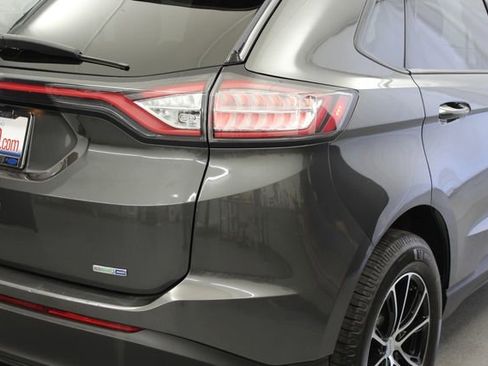 Used 2016 Ford Edge SE AWD/4WD image 9