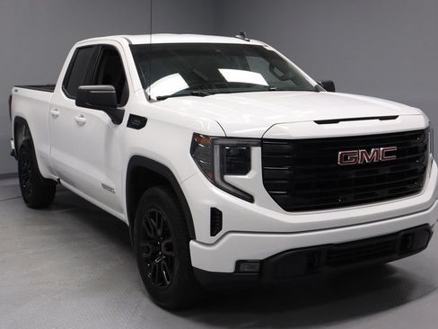 Used 2025 GMC Sierra 1500 Elevation AWD/4WD image 1