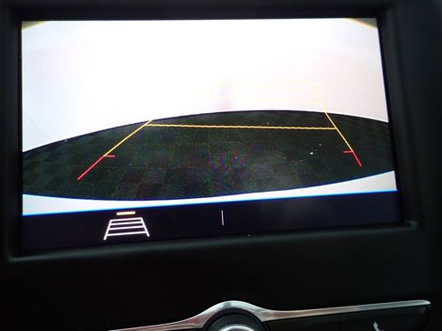 Used 2020 Chevrolet Equinox LT image 3