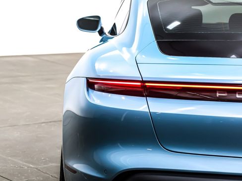 Used 2024 Porsche Taycan image 13