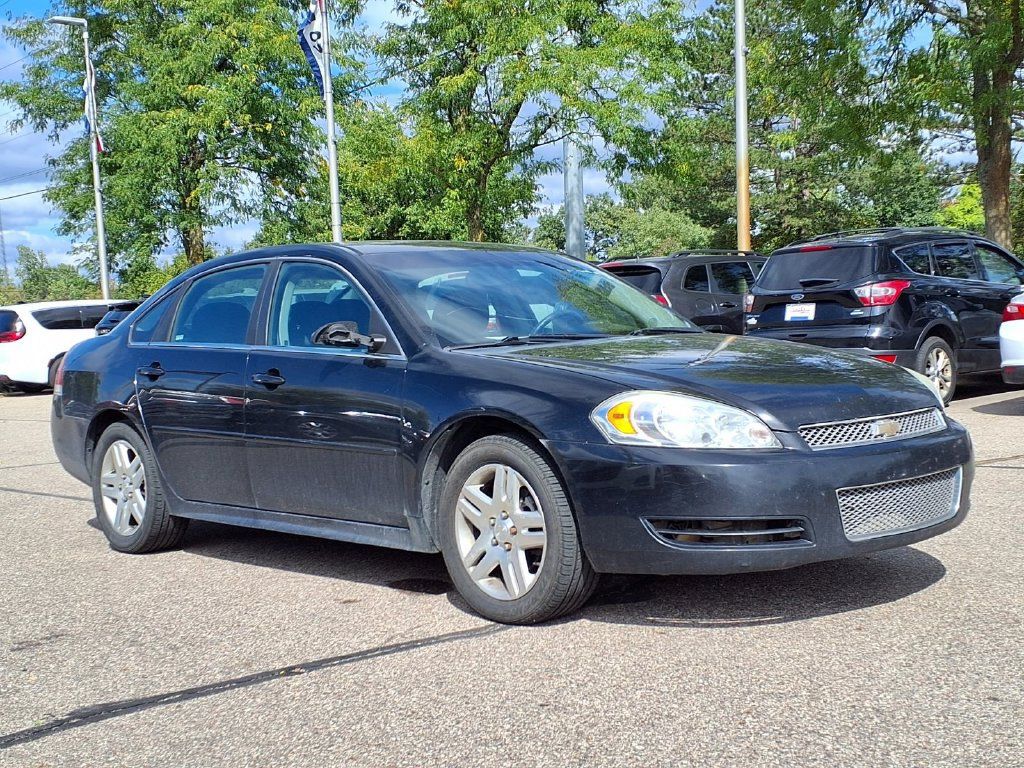 Used 2016 Chevrolet Impala LT w/ LT Sunroof Package FWD image 3