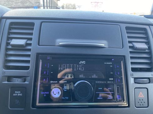 Used 2010 Nissan Versa Sedan image 26