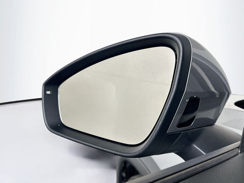 Used 2026 Volkswagen Tiguan SE FWD image 16