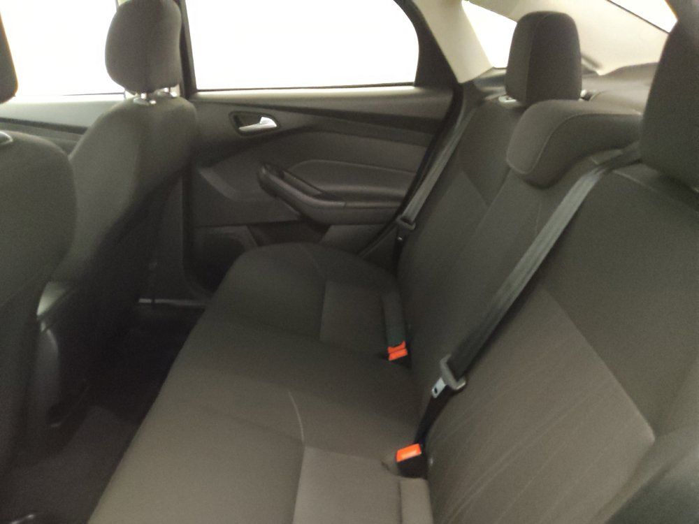 Used 2018 Ford Focus SE FWD image 18