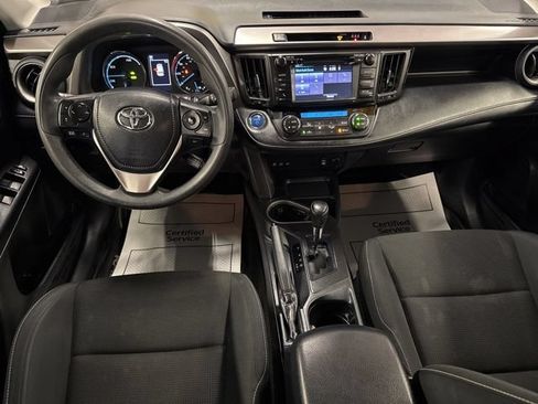 Used 2018 Toyota RAV4 LE AWD/4WD image 23