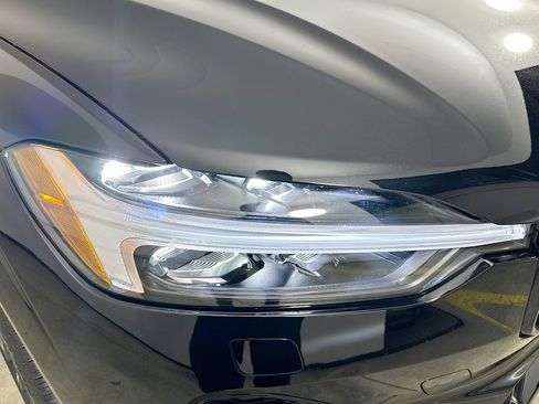 Used 2026 Volvo XC60 B5 Ultra w/ Protection Package Premier AWD/4WD image 9