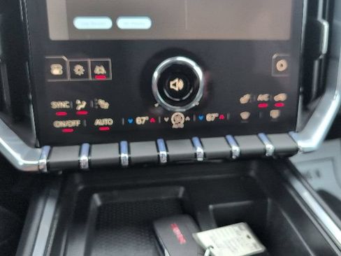 Used 2026 GMC Acadia Elevation w/ Elevation Premium Package AWD/4WD image 19