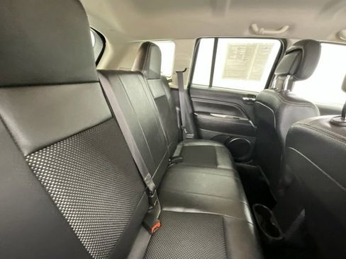 Used 2017 Jeep Compass Latitude image 13