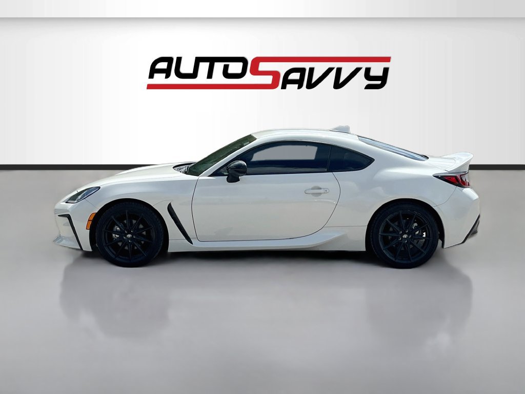 Used 2024 Toyota GR86 Premium RWD image 4