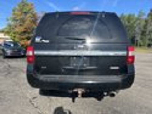 Used 2017 Ford Expedition XLT w/ Equipment Group 202A AWD/4WD image 5