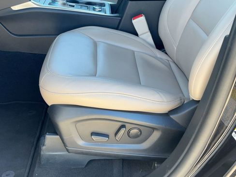 Used 2023 Ford Explorer XLT w/ Equipment Group 202A image 14