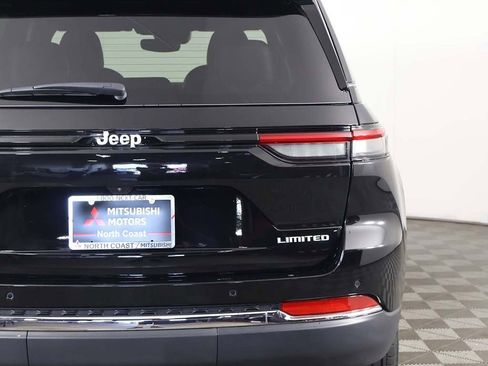 Used 2024 Jeep Grand Cherokee Limited image 17