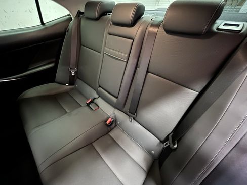 Used 2018 Lexus IS 300 image 14