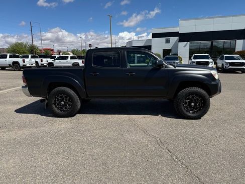 Used 2015 Toyota Tacoma 4x4 Double Cab w/ TRD Off-Road Package image 4