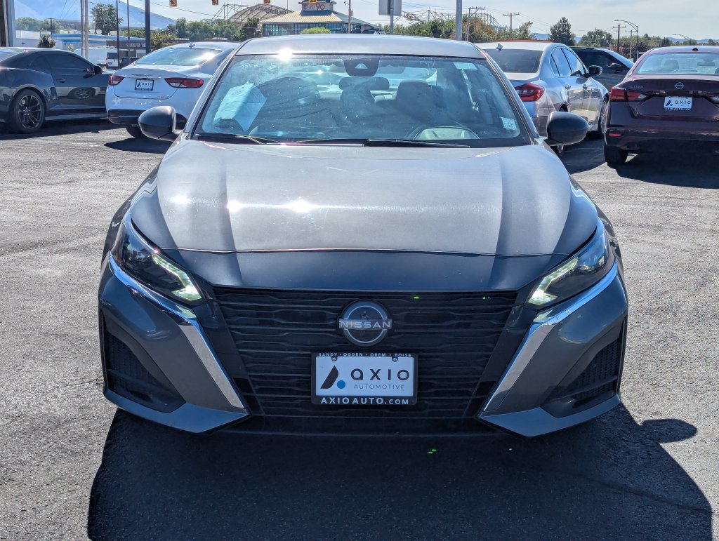 Used 2025 Nissan Altima 2.5 SV FWD image 10