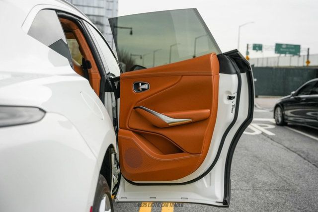 Used 2021 Aston Martin DBX AWD/4WD image 43