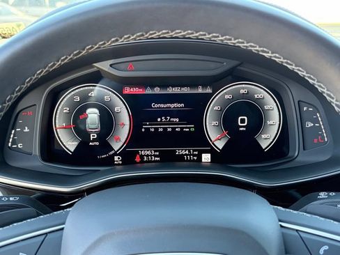 Used 2025 Audi Q8 Prestige AWD/4WD image 11