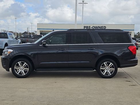 Used 2024 Ford Expedition Max XLT image 7