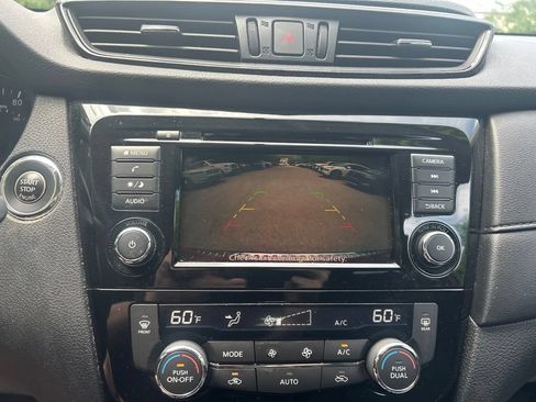 Used 2018 Nissan Rogue SV AWD/4WD image 20