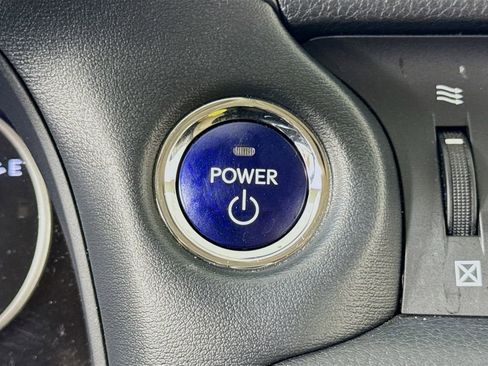 Used 2016 Lexus CT 200h w/ Seat Comfort Package FWD image 32
