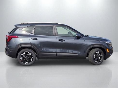 New 2026 Kia Seltos S image 3