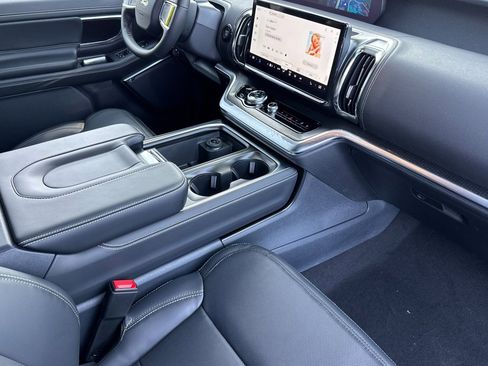 New 2026 Ford Expedition Platinum AWD/4WD image 23