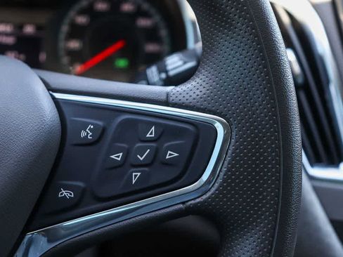 Used 2020 Chevrolet Malibu LT FWD image 24