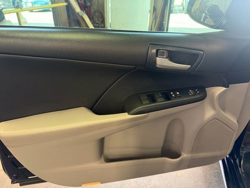 Used 2014 Toyota Camry LE FWD image 36